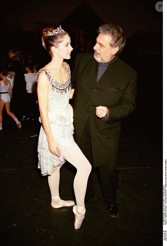 Plácido Domingo et la danseuse Darcey Bussell à l'opéra de Londres en 1999.