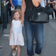Abbey Clancy emmène sa fille Sophia au théâtre pour voir "Le roi lion" à Londres, le 19 juillet 2014.