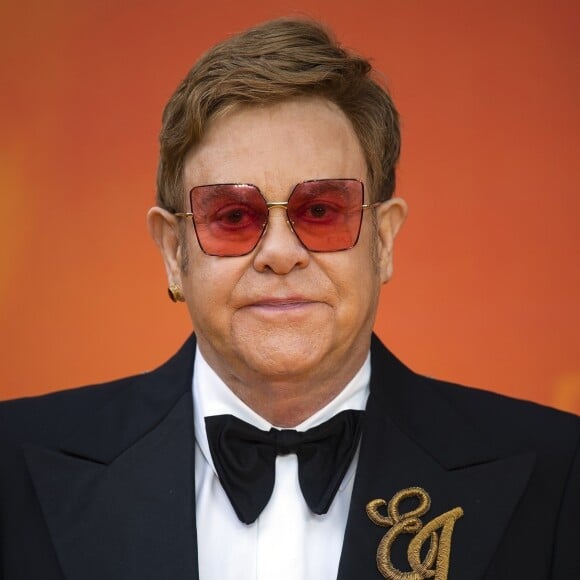 Elton John à la première du film "Le Roi Lion" au cinéma Odeon Luxe Leicester Square à Londres, le 14 juillet 2019.