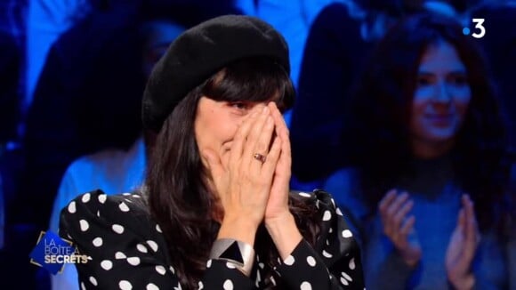 Lio n'a pas pu retenir ses larmes sur le prime de La Boîte à secrets le 18 octobre 2019.