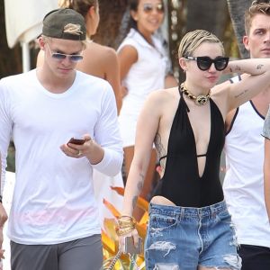 Miley Cyrus, Cody Simpson et Patrick Schwarzenegger à Miami en 2014.