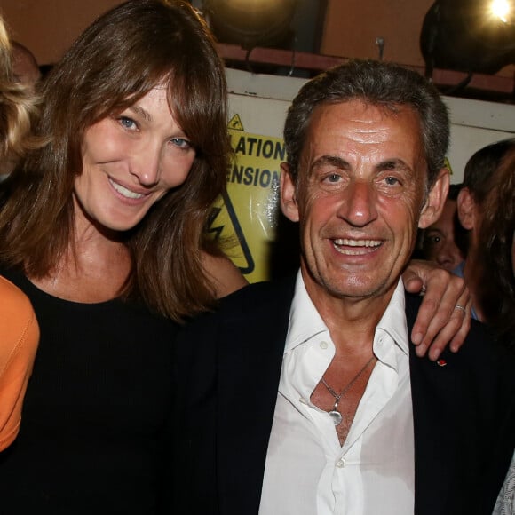 Exclusif - Carla Bruni-Sarkozy avec son mari Nicolas Sarkozy - Backstage du concert de Carla Bruni-Sarkozy au théâtre de Verdure du Grand Jardin à Le Lavandou le 23 juillet 2019. © Dominique Jacovides-Cyril Moreau/Bestimage