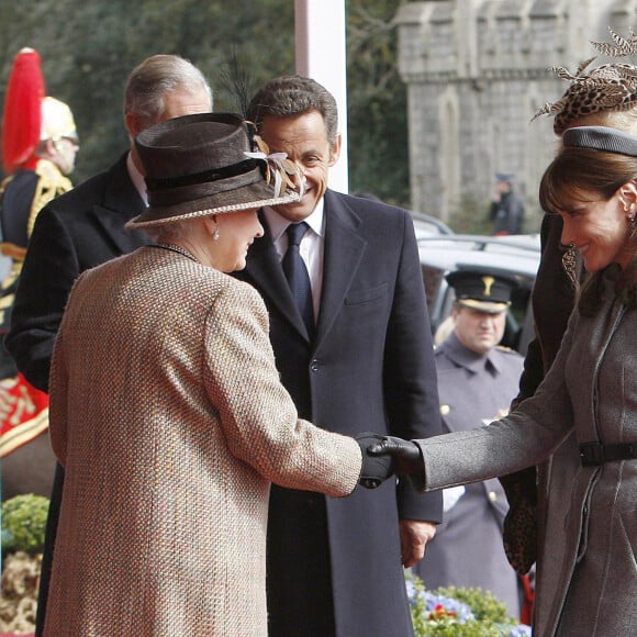 Visite officielle de Nicolas Sarkozy et de son épouse Carla Bruni-Sarkozy au Royauen-Uni- Arrivée au château de Windsor le 26 mars 2008 et rencontre avec la reine Elizabeth.