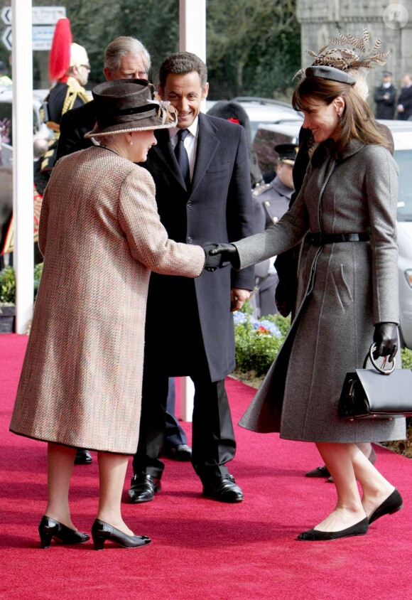 Visite officielle de Nicolas Sarkozy et de son épouse Carla Bruni-Sarkozy au Royauen-Uni- Arrivée au château de Windsor le 26 mars 2008 et rencontre avec la reine Elizabeth.