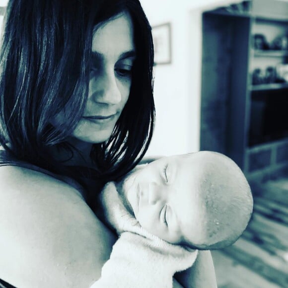 Tania Young pose avec son fils Raoul, le 23 janvier 2020