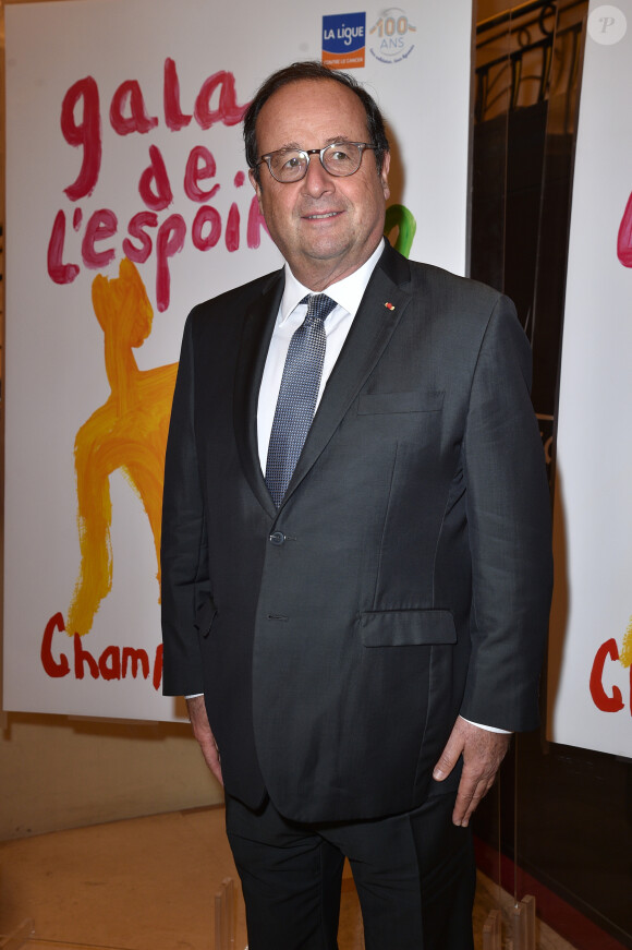 François Hollande - 27e Gala de l'Espoir de la Ligue contre le cancer au Théâtre des Champs-Elysées à Paris, le 22 octobre 2019. © Giancarlo Gorassini/Bestimage