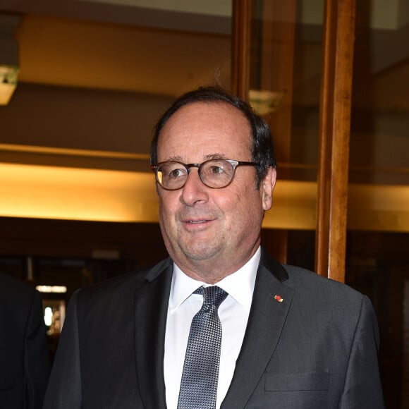 François Hollande - 27e Gala de l'Espoir de la Ligue contre le cancer au Théâtre des Champs-Elysées à Paris, le 22 octobre 2019. © Giancarlo Gorassini/Bestimage