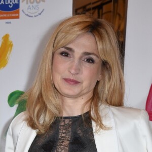 Julie Gayet - 27e Gala de l'Espoir de la Ligue contre le cancer au Théâtre des Champs-Elysées à Paris, le 22 octobre 2019. © Giancarlo Gorassini/Bestimage