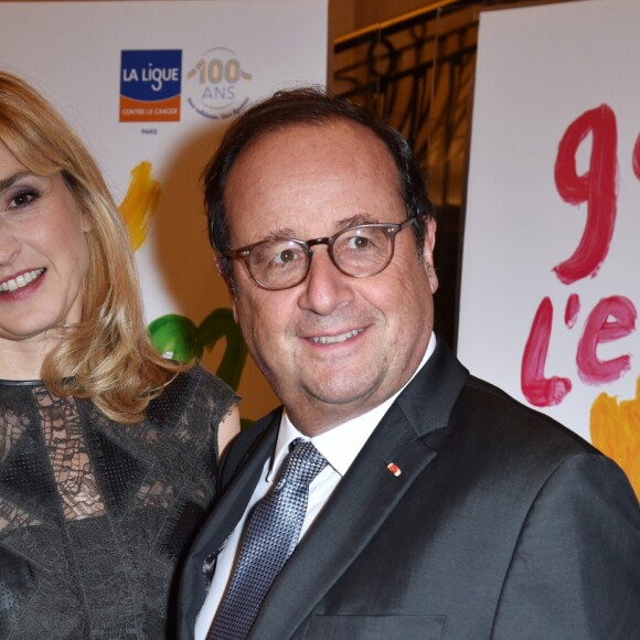 François Hollande et sa compagne Julie Gayet - 27e Gala de l'Espoir de la Ligue contre le cancer au Théâtre des Champs-Elysées à Paris, le 22 octobre 2019. © Giancarlo Gorassini/Bestimage