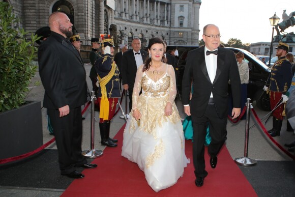 Le prince Albert II de Monaco, Herta Margarete Habsburg Lothringen - Le prince Albert II de Monaco est honoré par le "Flame of Peace" à Vienne le 12 octobre 2019.