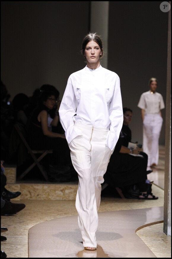DIANA DONDOE - DEFILE DE MODE "CELINE" COLLECTION PRET A PORTER PRINTEMPS ETE 2011 A PARIS FASHION SHOW.
