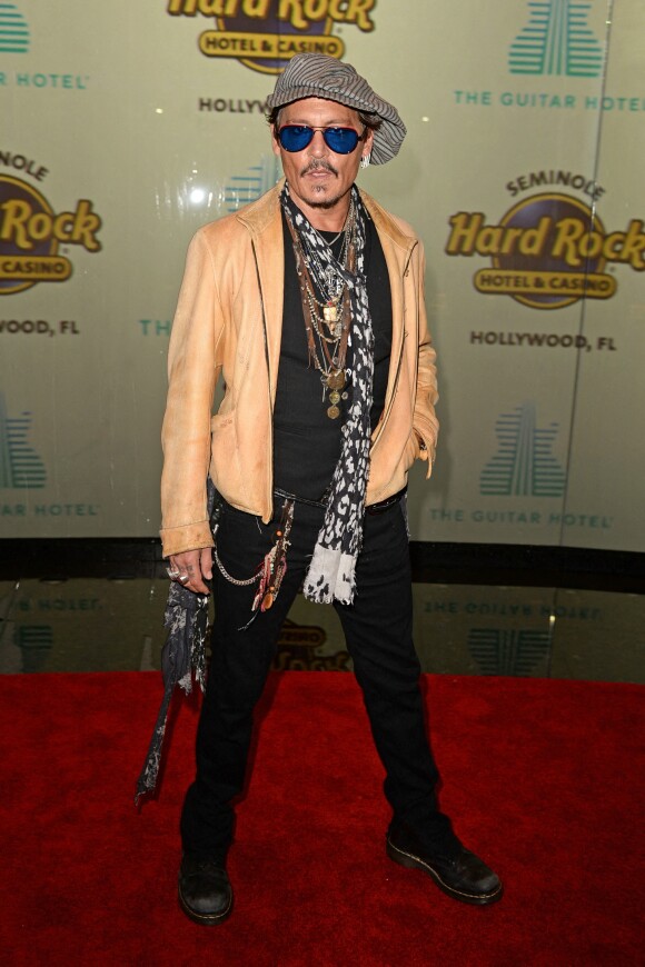 Johnny Depp assiste à l'ouverture du "Guitar Hotel" au "Seminole Hard Rock Hotel et Casino" à Hollywood en Floride, le 24 octobre 2019.
