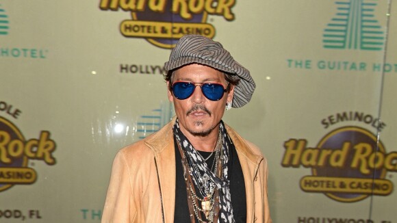 Johnny Depp : Folle nuit rock avec Khloé Kardashian et Sofia Richie