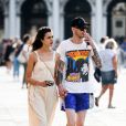 Margaret Qualley et son compagnon Pete Davidson se promènent dans les rues de Venise lors de la 76ème édition du festival du film de Venise, La Mostra, le 2 septembre 2019.