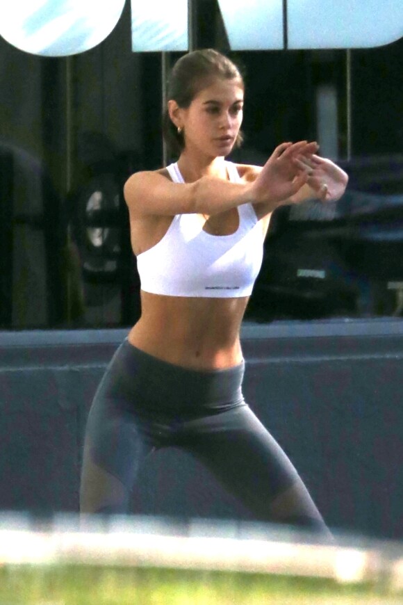 Kaia Gerber suit son entrainement à Dogpound Gym à New York le 24 octobre 2019.