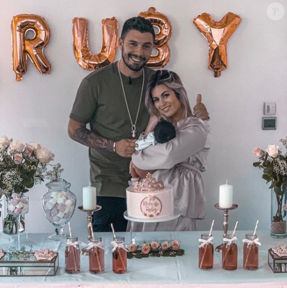 Kevin Guedj et Carla Moreau, parents d'une petite Ruby, sur Instagram le 9 octobre 2019.