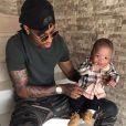 Presnel Kimpembe et son fils Kayis, né grand prématuré le 5 octobre 2017. Photo publiée sur Instagram le 2 juin 2018