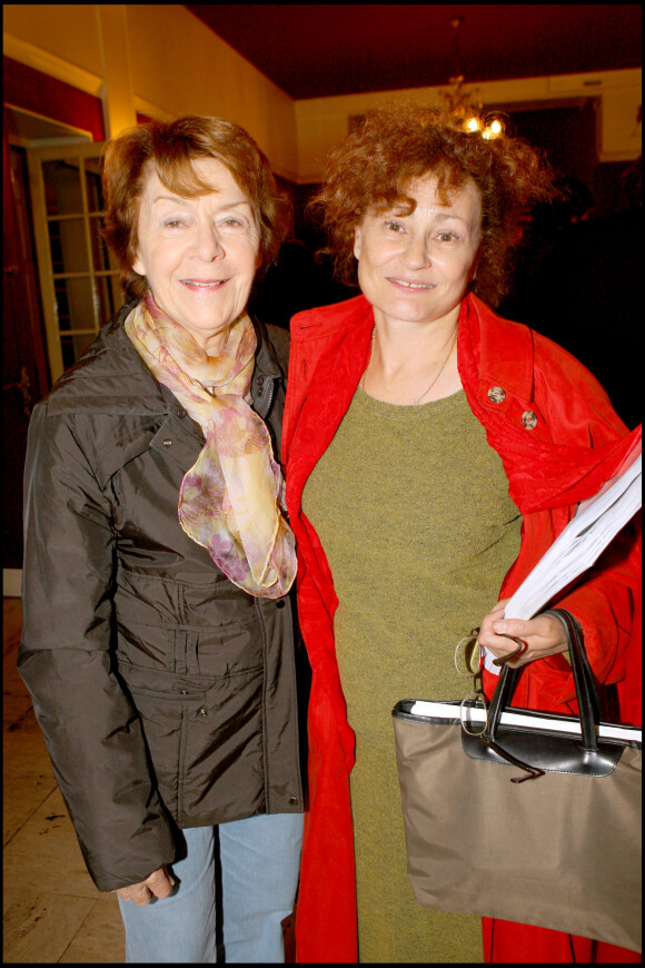 Exclusif- Annick Alane et Catherine Arditi- Soirée de générale de la pièce "Vive Bouchon" à Paris en 2006. 