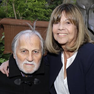 Exclusif - Jean-Jacques Debout et sa femme Chantal Goya - Vernissage de l'exposition Jean-Jacques Debout à l'Atelier Véron à Paris le 13 juin 2019. © Cédric Perrin/Bestimage