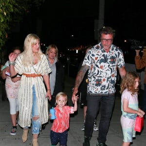 Exclusif - Tori Spelling et Dean McDermott fêtent en famille le 8ème aniversaire de leur fille Hattie au restaurant japonais "Matsuhisa" dans le quartier de Beverly Hills à Los Angeles, le 13 octobre 2019.