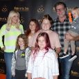 Tori Spelling avec son mari Dean McDermott et leurs enfants Finn, Hattie, Stella, Liam et Beau au photocall de "Nights of the Jack's Friends &amp; Family" à Los Angeles, le 2 octobre 2019.