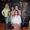 Tori Spelling avec son mari Dean McDermott et leurs enfants Finn, Hattie, Stella, Liam et Beau au photocall de "Nights of the Jack's Friends & Family" à Los Angeles, le 2 octobre 2019.