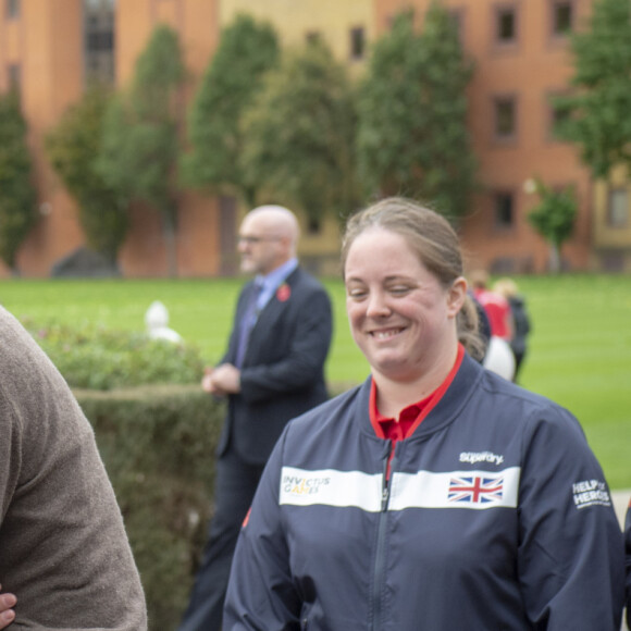 Le prince Harry, duc de Sussex, rencontre l'équipe représentant l'Angleterre aux Invictus Games 2019 à La Haye. Londres, le 29 octobre 2019.