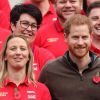 Le prince Harry et l'athlète Lynsey Kelly (la femme brune aux lunettes) - Présentation de l'équipe représentant l'Angleterre aux Invictus Games 2019 à La Haye. Londres, le 29 octobre 2019.