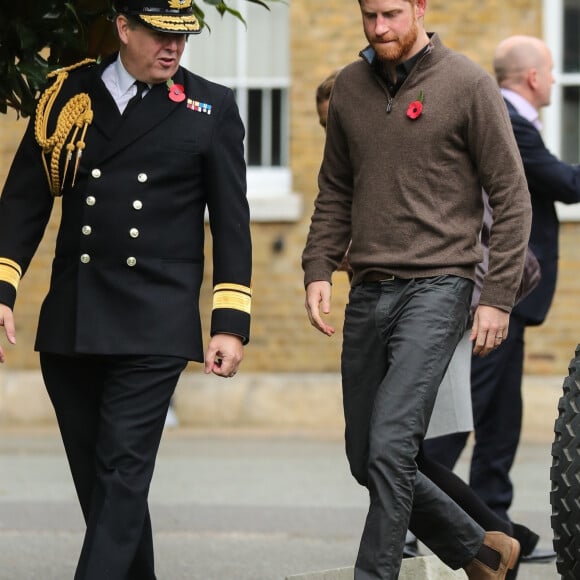 Le prince Harry, duc de Sussex, rencontre l'équipe représentant l'Angleterre aux Invictus Games 2019 à La Haye. Londres, le 29 octobre 2019.