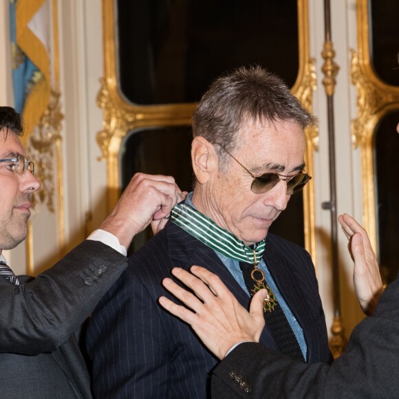 Alain Chamfort (Commandeur dans l'Ordre des Arts et des Lettres) - Remise de décorations au ministère de la Culture à Paris le 30 octobre 2019. © Cyril Moreau/Bestimage