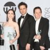 Brian Tarantina (3e en p. de la droite) aux côtés de Rachel Brosnahan et de toute l'équipe de la série The Marvelous Mrs. Maisel le 27 janvier 2019 à Los Angeles, récompensés du Screen Actors Guild Award de la Meilleure distribution dans une série comique. Brian Tarantina est mort le 3 novembre 2019 à 60 ans.
