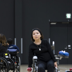 Le prince Harry, duc de Sussex, le 2 novembre 2019 à Tokyo lors de sa rencontre avec des élèves et des athlètes handicapés de la Nippon Foundation Para Arena prétendant à une place en sélection pour les Jeux paralympiques.