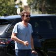 Laeticia Hallyday, son compagnon Pascal Balland et Maryline Issartier vont déjeuner dans un restaurant de sushi à Los Angeles, proche de l'école des filles de Laeticia. Le 13 septembre 2019.