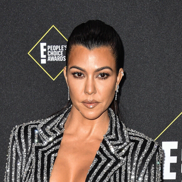 Kourtney Kardashian assiste aux E! People's Choice Awards 2019 au Barker Hangar. Santa Monica, le 10 novembre 2019.
