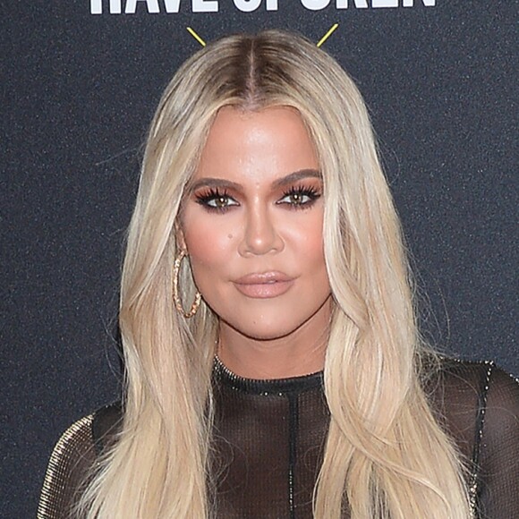 Khloé Kardashian assiste aux E! People's Choice Awards 2019 au Barker Hangar. Santa Monica, le 10 novembre 2019.