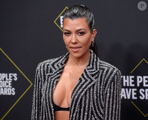 Kourtney Kardashian assiste aux E! People's Choice Awards 2019 au Barker Hangar. Santa Monica, le 10 novembre 2019.