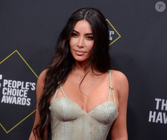 Kim Kardashian assiste aux E! People's Choice Awards 2019 au Barker Hangar. Santa Monica, le 10 novembre 2019.