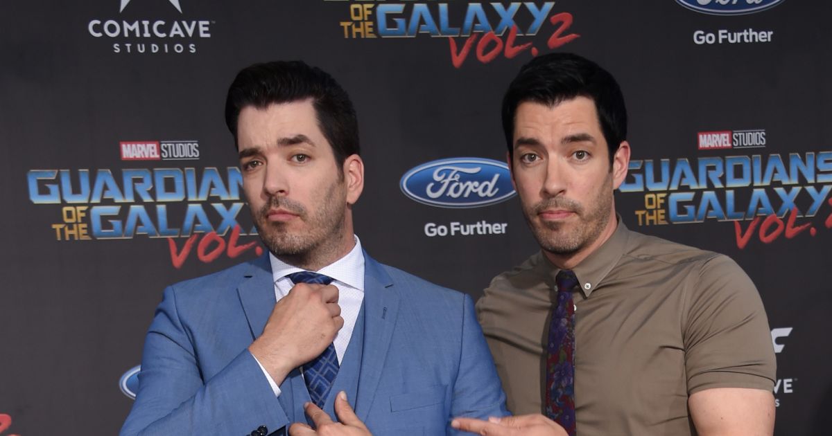 Drew Et Jonathan Scott Sont-ils Mariés Les frères Jonathan Scott et Drew Scott à la première des Gardiens de