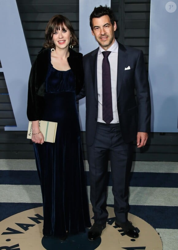 Zooey Deschanel et Jacob Pechenik à la soirée "Vanity Fair Oscar" au Wallis Annenberg Center à Beverly Hills, le 4 mars 2018.