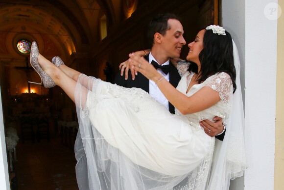 Alizée et Grégoire Lyonnet - Mariage religieux en l'église de Villanova. Le 18 juin 2016 © Olivier Huitel - Olivier Sanchez / Bestimage