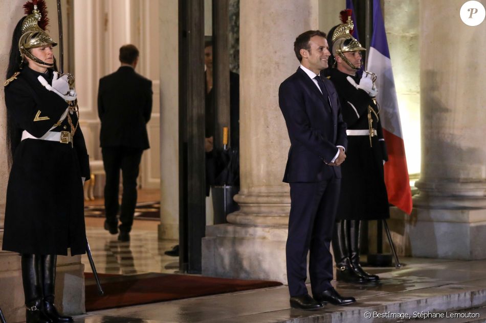 Le Président de la République française Emmanuel Macron reçoit l'équipe ...