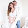 Charlotte Pirroni, enceinte, annonce sa grossesse, au côté de son chéri Florian Thauvin sur Instagram, le 7 novembre 2019.