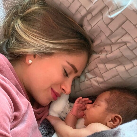 Paul Pogba sur Instagram, le 16 novembre 2019. Déclaration d'amour à sa compagne Maria pour son anniversaire, et premières photos de leur fils à visage découvert.
