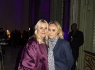 Sophie Favier et Cécile de Ménibus gourmandes au milieu des victuailles