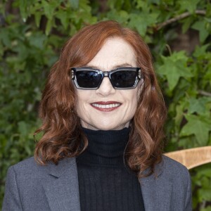 Isabelle Huppert - Photocall du défilé de mode "Christian Dior" PAP femme printemps/été 2020 à Paris. Le 24 septembre 2019 © Olivier Borde / Bestimage