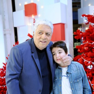 Exclusif - Enrico Macias et son petit-fils Jeremie Ghrenassia - Enregistrement de l'émission "Vivement Dimanche" présentée par M.Drucker et diffusée le 24 novembre 2019 sur France 2. Le 9 novembre 2019 © Guillaume Gaffiot / Bestimage