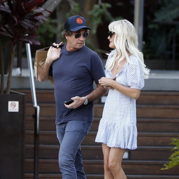 Laeticia Hallyday avec son ami Pierre Rambaldi à Los Angeles le 17 novembre 2019.