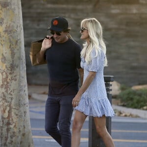 Laeticia Hallyday avec son ami Pierre Rambaldi à Los Angeles le 17 novembre 2019.