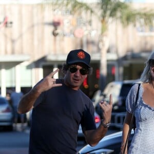 Laeticia Hallyday avec son ami Pierre Rambaldi à Los Angeles le 17 novembre 2019.