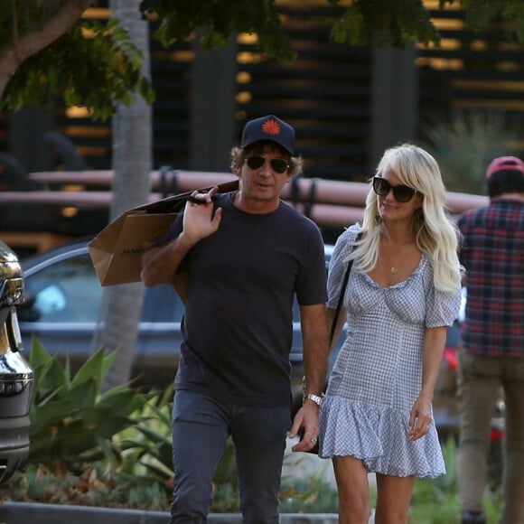 Laeticia Hallyday avec son ami Pierre Rambaldi à Los Angeles le 17 novembre 2019.